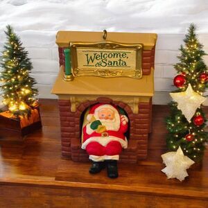 1990 Hallmark Welcome Santa Claus ~Pops In & Out Of Fireplace Christmas Ornament